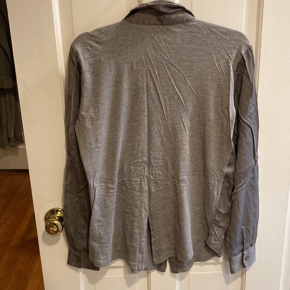 Loft S button down shirt with cotton on lower part and back with slit on back - Picture 2 of 3